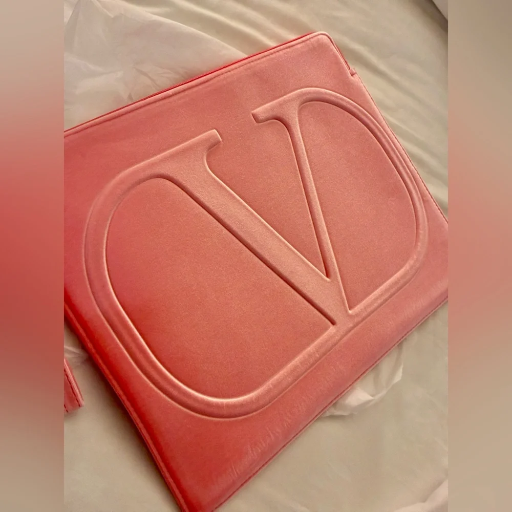 Brand New!Rare Valentino Soft Pink Embossed V Logo Large Laptop Bag